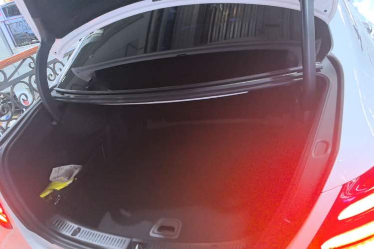 Used Mercedes-Benz E-Class 2020 Facelift E 260 L Sport Edition Trunk