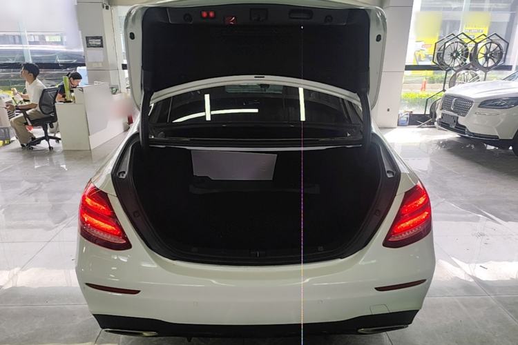 Used Mercedes-Benz E-Class 2020 Facelift E 260 Sport Edition Trunk