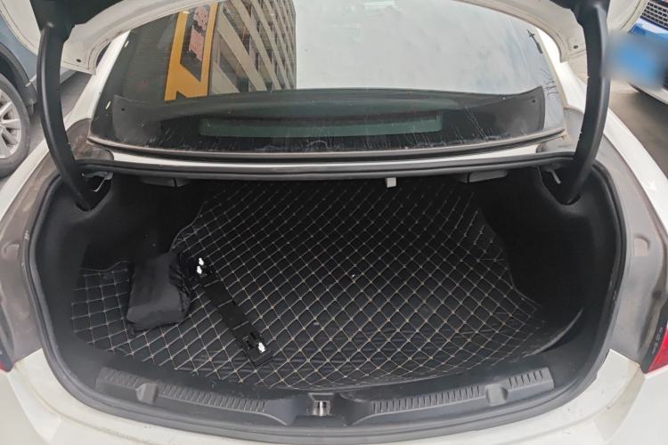 Used Mercedes-Benz E-Class 2020 E 260 4MATIC Coupe Trunk