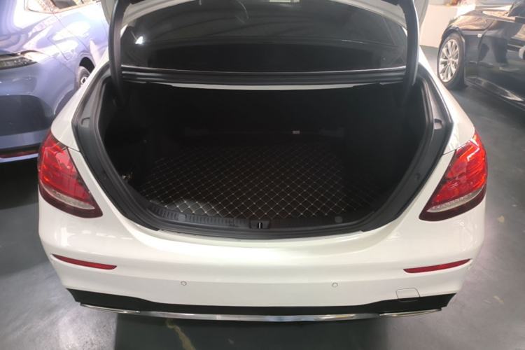 Used Mercedes-Benz E-Class 2020 Restyled E 300 L Sporty and Stylish Edition Trunk
