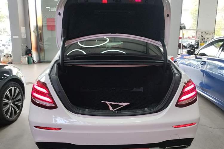 Used Mercedes-Benz E-Class 2020 Restyled E 300 L Sport Exclusive Edition Trunk
