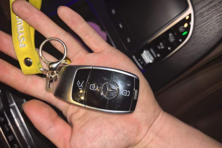 Used Mercedes-Benz E-Class 2020 E 300 L Sport Luxury Edition Vehicle Key