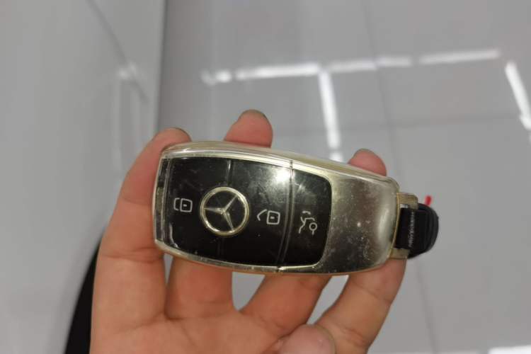 Used Mercedes-Benz E-Class 2020 Restyled E 300 L Sporty and Stylish Edition Vehicle Key
