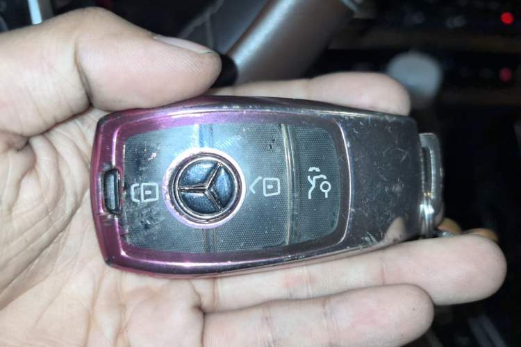 Used Mercedes-Benz E-Class 2020 Facelift E 300 L Stylish Edition Vehicle Key