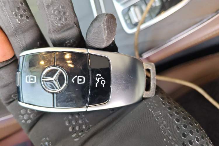 Used Mercedes-Benz E-Class 2020 E 300 L Sport Luxury Edition Vehicle Key