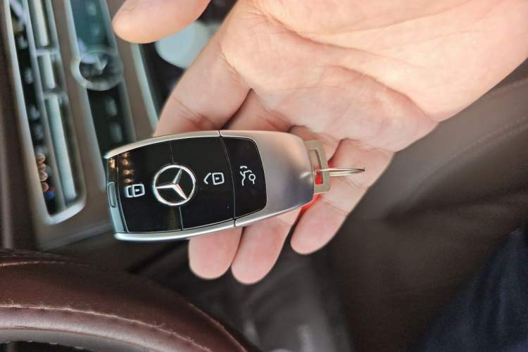 Used Mercedes-Benz E-Class 2020 Facelift E 300 L Stylish Edition Vehicle Key