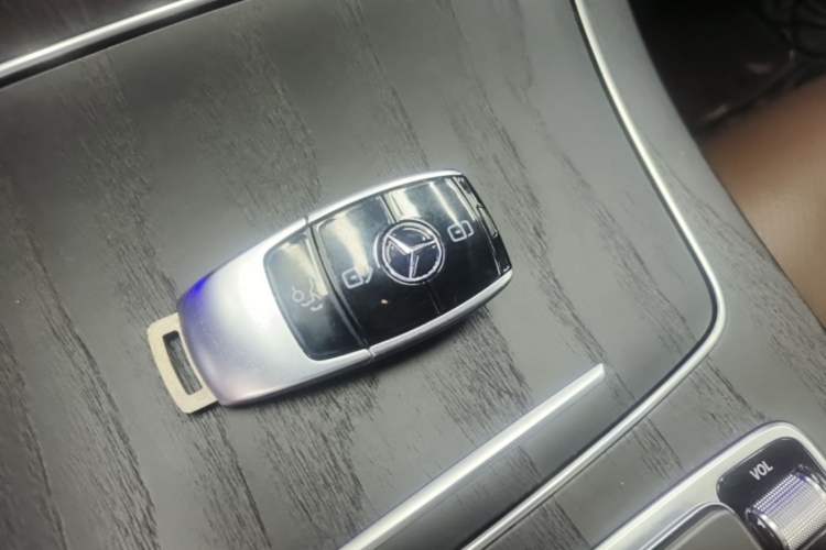 Used Mercedes-Benz E-Class 2020 Restyled E 300 L Sporty and Stylish Edition Vehicle Key