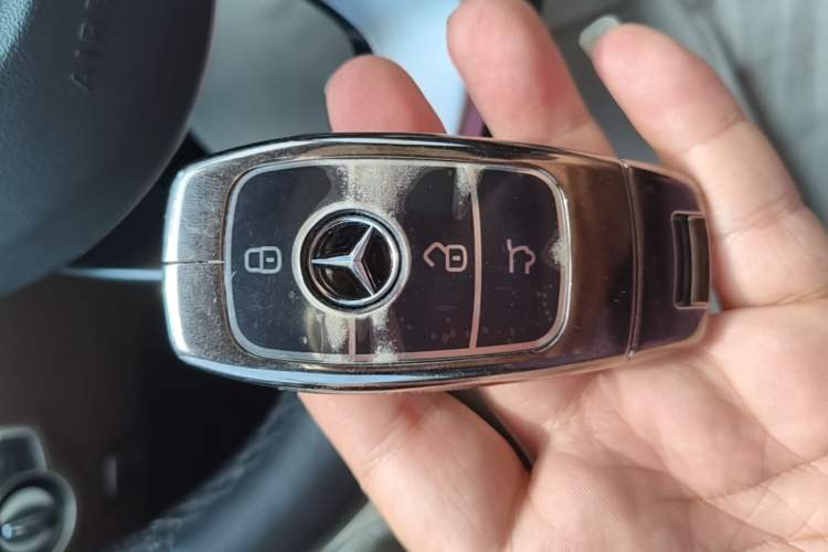 Used Mercedes-Benz E-Class 2020 Restyled E 300 L Sporty and Stylish Edition Vehicle Key