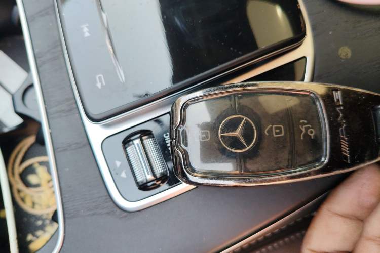 Used Mercedes-Benz E-Class 2020 Restyled E 300 L Sporty and Stylish Edition Vehicle Key