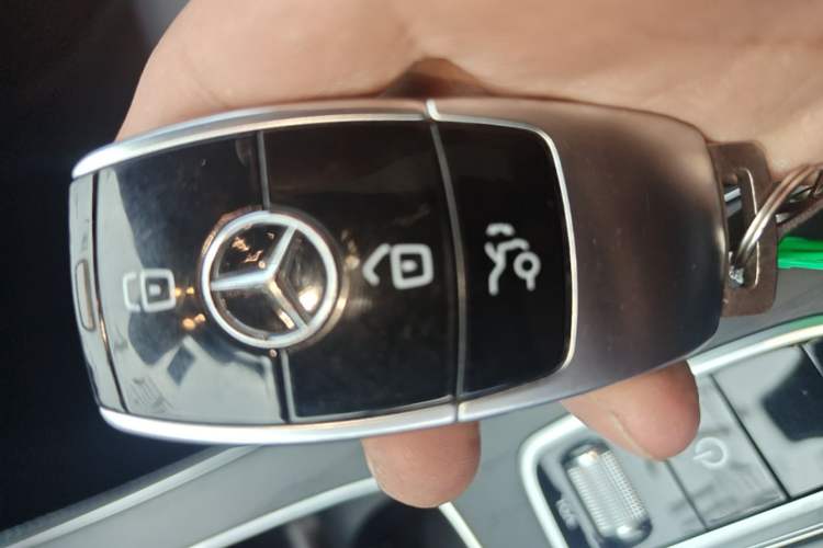 Used Mercedes-Benz E-Class 2020 Restyled E 300 L Sporty and Stylish Edition Vehicle Key
