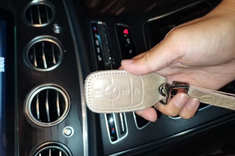 Used Mercedes-Benz E-Class 2020 Restyled E 300 L Sporty and Stylish Edition Vehicle Key