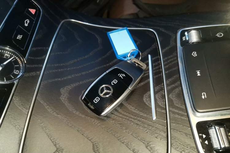 Used Mercedes-Benz E-Class 2020 E 260 Sport Edition Vehicle Key