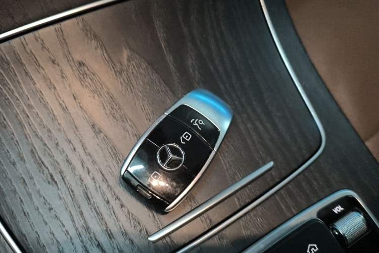 Used Mercedes-Benz E-Class 2020 Restyled E 300 L Sporty and Stylish Edition Vehicle Key