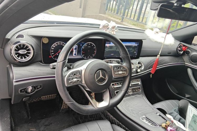 Used Mercedes-Benz E-Class 2020 E 260 Coupe Center Console