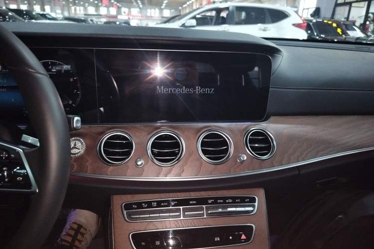Used Mercedes-Benz E-Class 2021 Restyled E 300 L Luxury Edition Audio And AC Panel