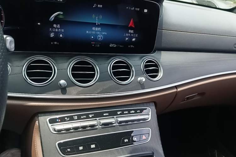 Used Mercedes-Benz E-Class 2021 Restyled E 300 L Sport Luxury Edition Audio And AC Panel
