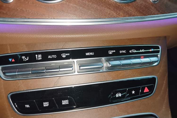 Used Mercedes-Benz E-Class 2021 Restyled E 300 L Luxury Edition Audio And AC Panel