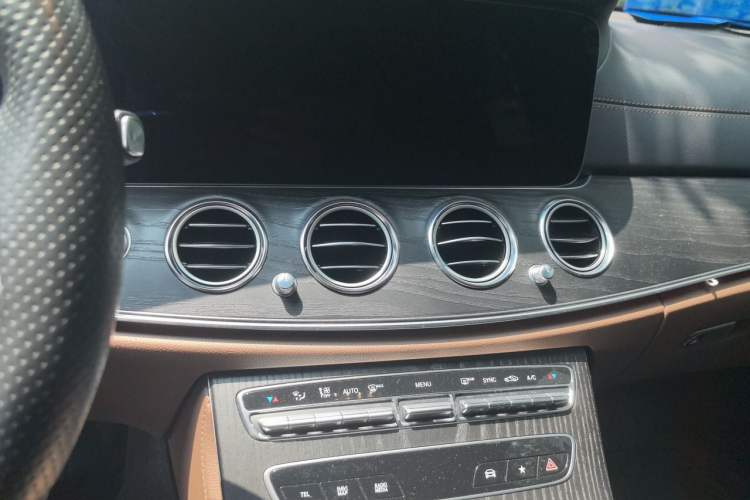 Used Mercedes-Benz E-Class 2021 Restyled E 300 L Sport Luxury Edition Audio And AC Panel