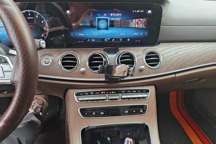 Used Mercedes-Benz E-Class 2021 Facelift E 260 L Audio And AC Panel