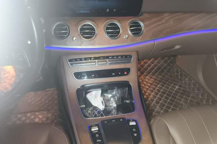 Used Mercedes-Benz E-Class 2021 Restyled E 300 L Luxury Edition Audio And AC Panel