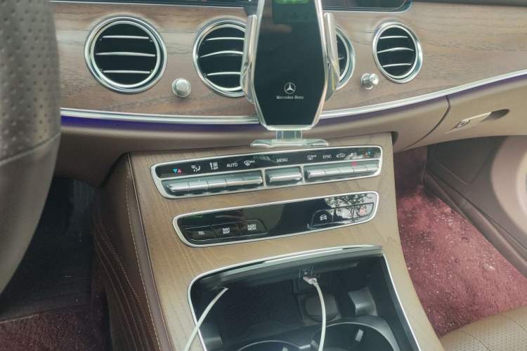 Used Mercedes-Benz E-Class 2021 Facelift E 260 L Audio And AC Panel