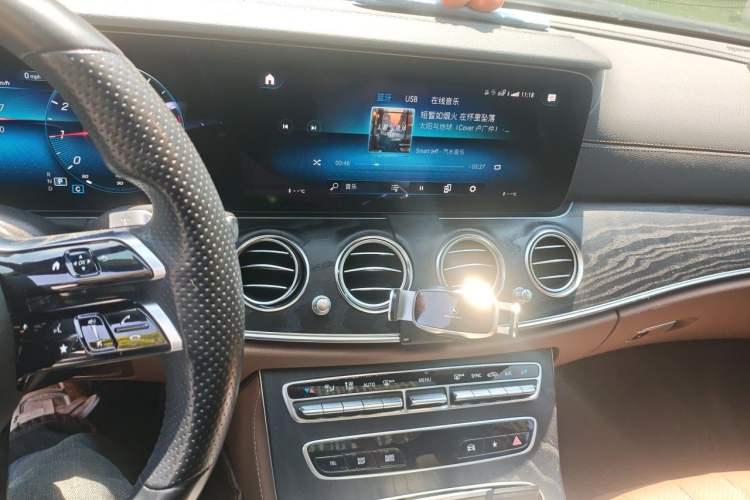 Used Mercedes-Benz E-Class 2021 Updated E 260 Fashion Sport Edition Audio And AC Panel