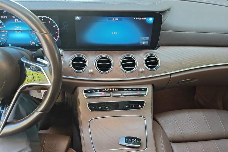 Used Mercedes-Benz E-Class 2021 Facelift E 260 L Audio And AC Panel