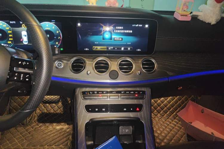 Used Mercedes-Benz E-Class 2021 Restyled E 300 L Luxury Edition Audio And AC Panel