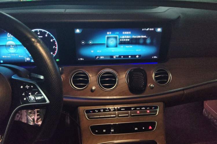 Used Mercedes-Benz E-Class 2021 Facelift E 260 L Audio And AC Panel