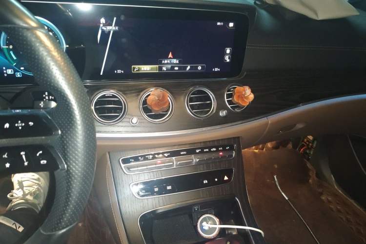 Used Mercedes-Benz E-Class 2021 Restyled E 300 L Sport Luxury Edition Audio And AC Panel