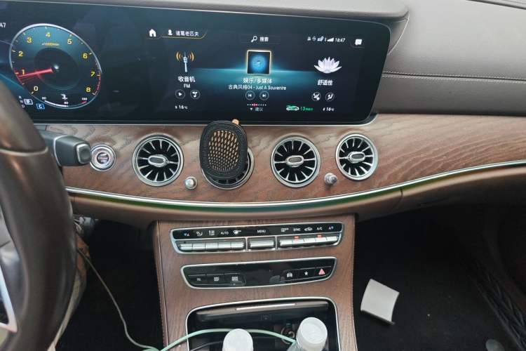 Used Mercedes-Benz E-Class 2021 Restyled E 300 L Luxury Edition Audio And AC Panel