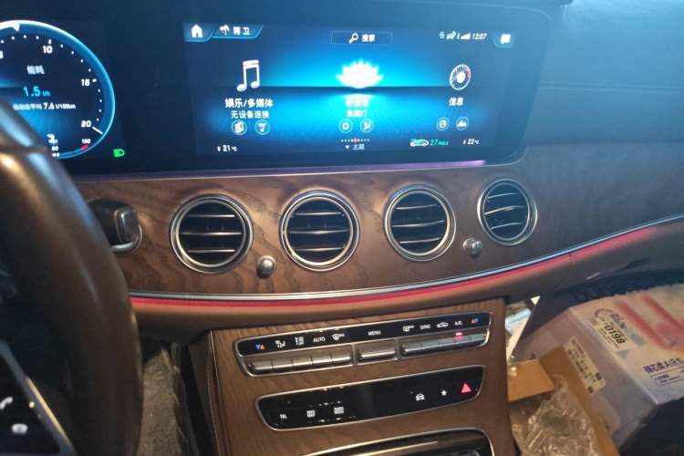 Used Mercedes-Benz E-Class 2021 Facelift E 260 L Audio And AC Panel