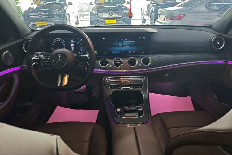 Used Mercedes-Benz E-Class 2021 Restyled E 300 L Sporty and Stylish Edition Center Console