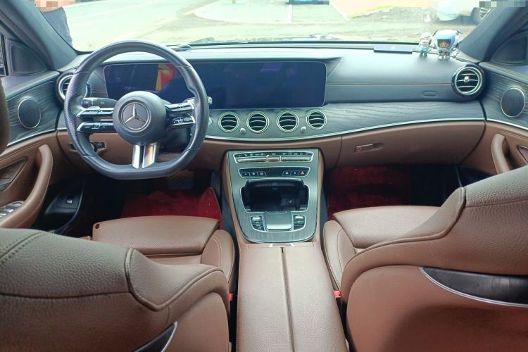 Used Mercedes-Benz E-Class 2021 E 260 L Sport Edition Center Console