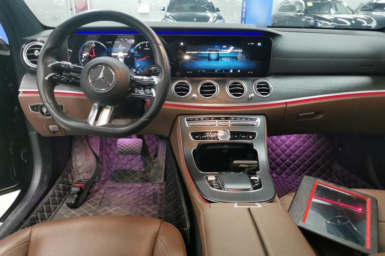 Used Mercedes-Benz E-Class 2021 E 300 L Sport Luxury Edition Center Console