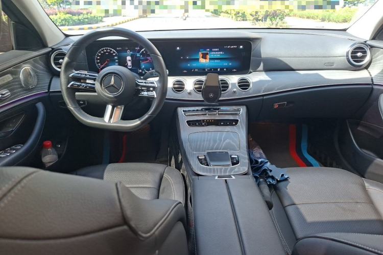 Used Mercedes-Benz E-Class 2021 Restyled E 300 L Sport Luxury Edition Center Console