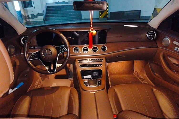 Used Mercedes-Benz E-Class 2021 E 300 L Stylish Model Center Console