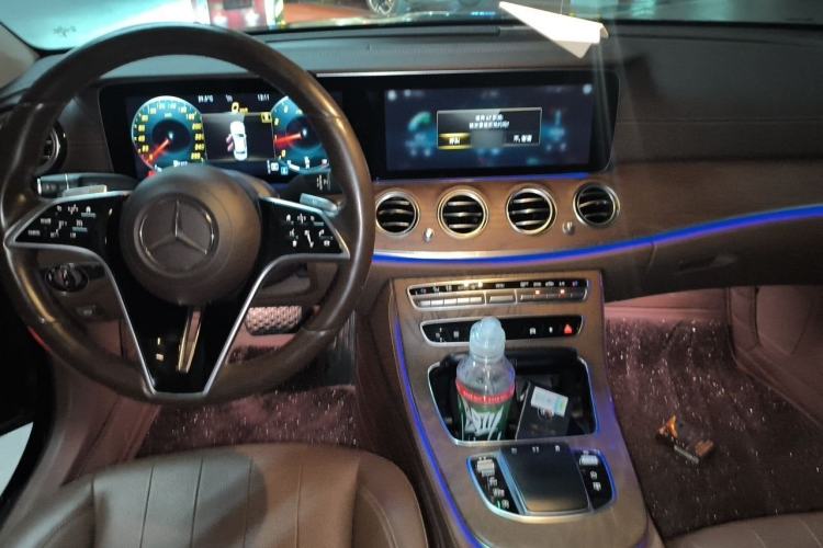 Used Mercedes-Benz E-Class 2021 Restyled E 300 L Luxury Edition Center Console