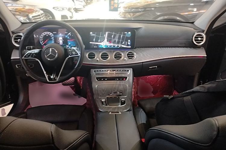 Used Mercedes-Benz E-Class 2021 E 260 L Center Console