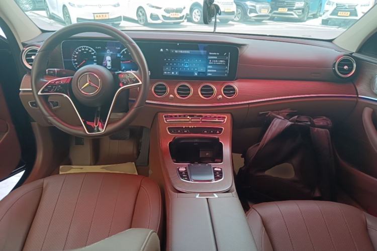 Used Mercedes-Benz E-Class 2021 Restyled E 300 L Luxury Edition Center Console