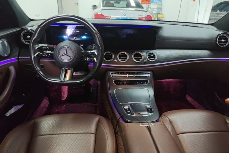 Used Mercedes-Benz E-Class 2021 E 300 L Sport Luxury Edition Center Console