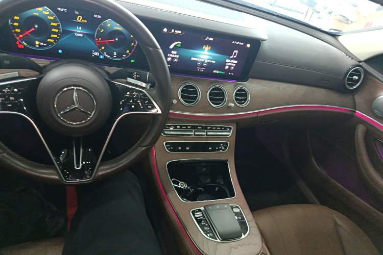 Used Mercedes-Benz E-Class 2021 Facelift E 300 L Stylish Edition Center Console
