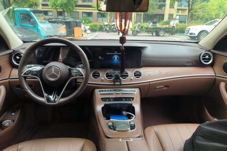 Used Mercedes-Benz E-Class 2021 Facelift E 300 L Stylish Edition Center Console
