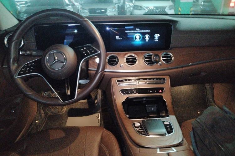 Used Mercedes-Benz E-Class 2021 Restyled E 300 L Luxury Edition Center Console