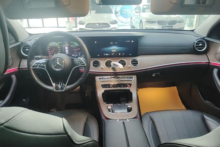 Used Mercedes-Benz E-Class 2021 Facelift E 300 L Stylish Edition Center Console