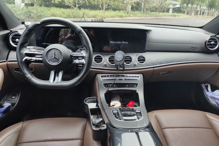 Used Mercedes-Benz E-Class 2021 E 300 L Sport Premium Edition Center Console