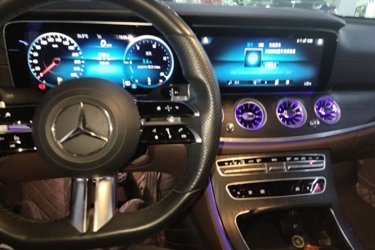 Used Mercedes-Benz E-Class 2021 Restyled E 300 L Sport Luxury Edition Center Console
