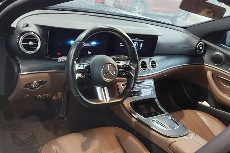 Used Mercedes-Benz E-Class 2021 E 260 Stylish Sports Edition Center Console