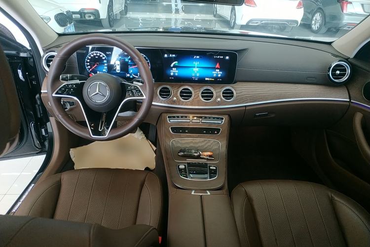 Used Mercedes-Benz E-Class 2021 Facelift E 300 L Stylish Edition Center Console