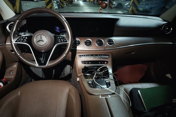 Used Mercedes-Benz E-Class 2021 E 300 L Luxury Model Center Console